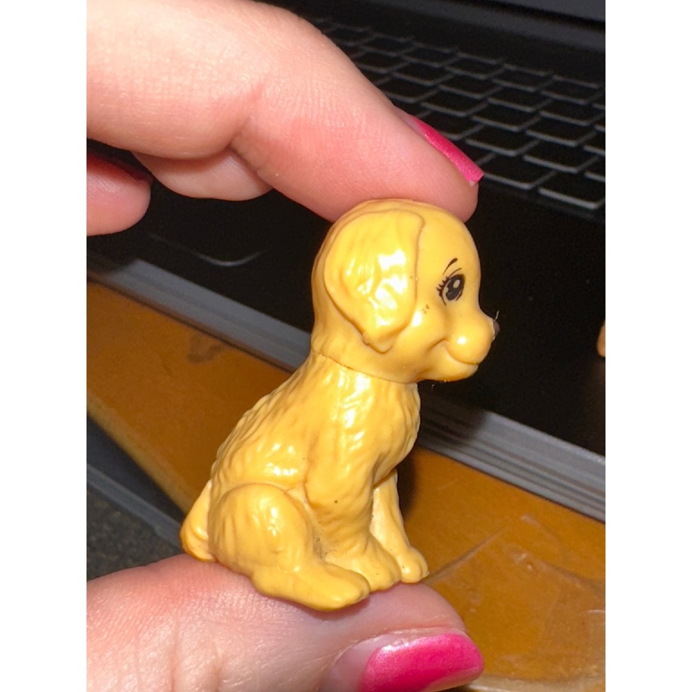 Vintage Barbie Puppy Dog Figurines Set of 2 Golden Retriever Lab Plastic Pets - Picture 3 of 7
